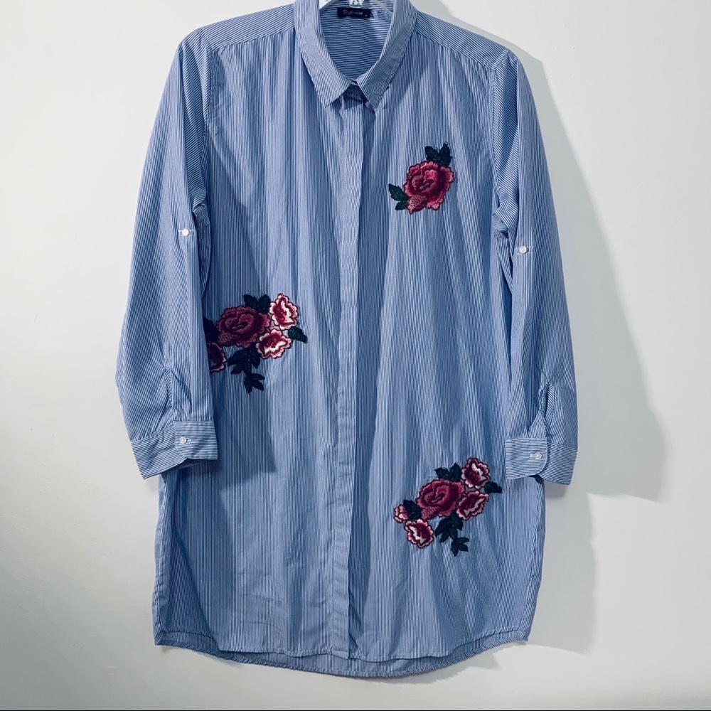 Stylehouse/Embroidered floral button down dress 1X